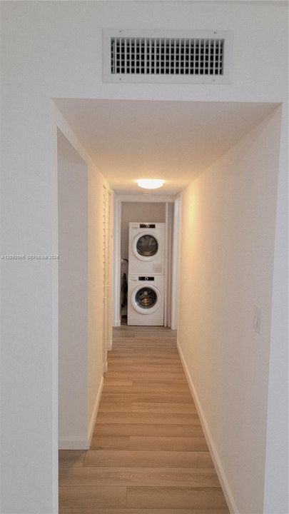 For Rent: $2,200 (1 beds, 1 baths, 720 Square Feet)
