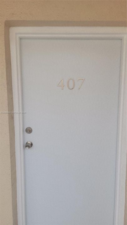 For Rent: $2,200 (1 beds, 1 baths, 720 Square Feet)