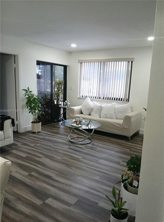 En Renta: $2,500 (2 camas, 2 baños, 750 Pies cuadrados)