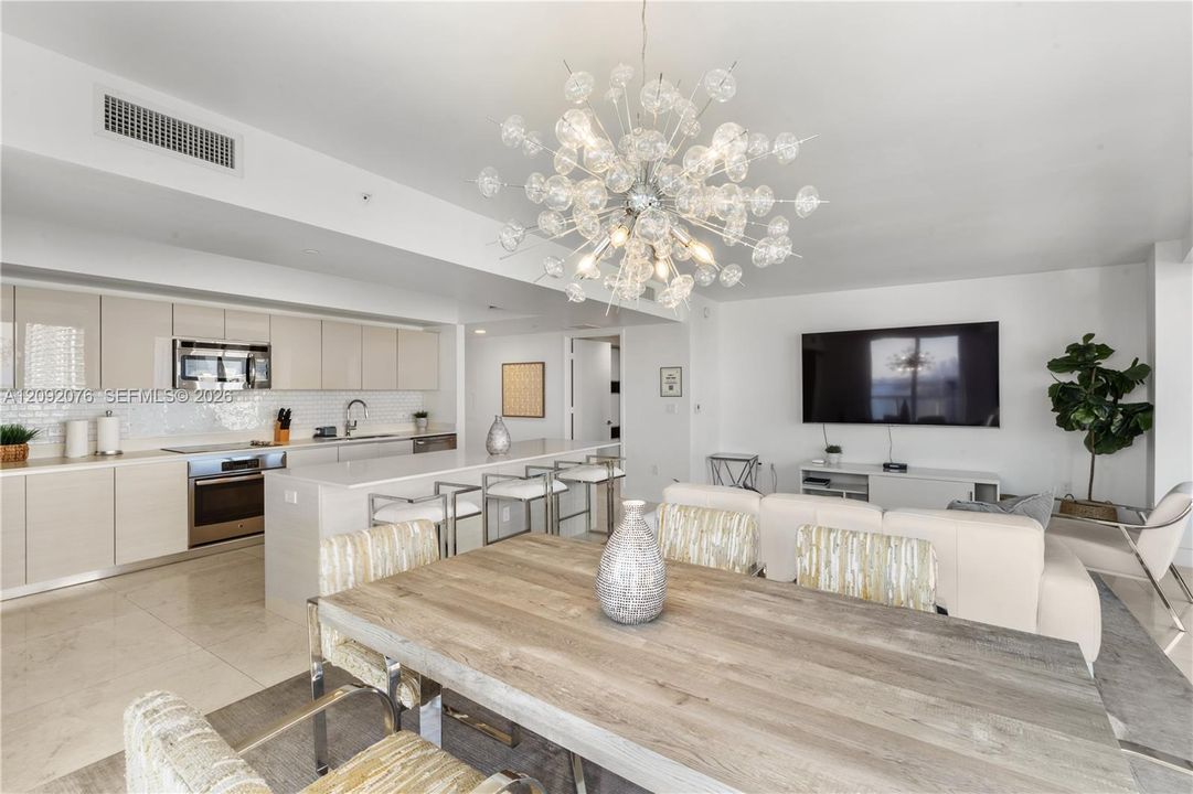 En Venta: $820,000 (3 camas, 3 baños, 1737 Pies cuadrados)