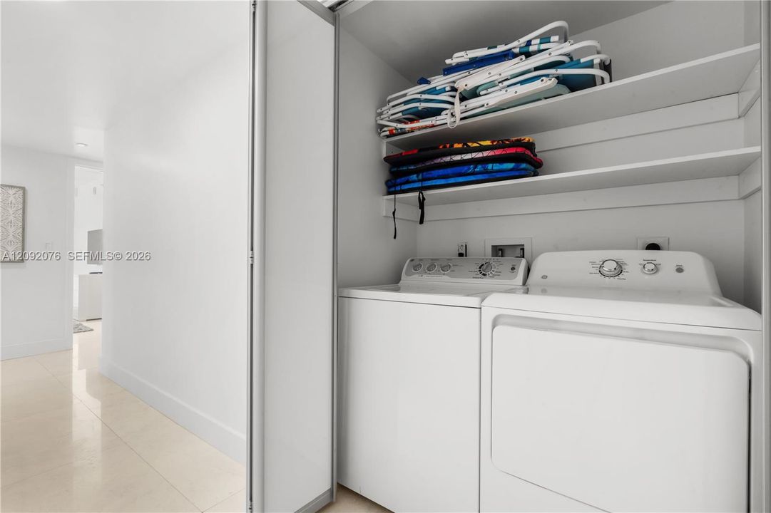 En Venta: $820,000 (3 camas, 3 baños, 1737 Pies cuadrados)
