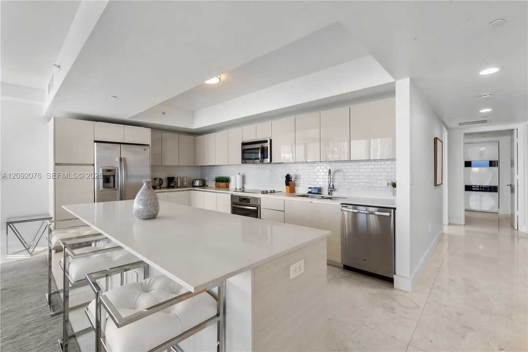 En Venta: $820,000 (3 camas, 3 baños, 1737 Pies cuadrados)