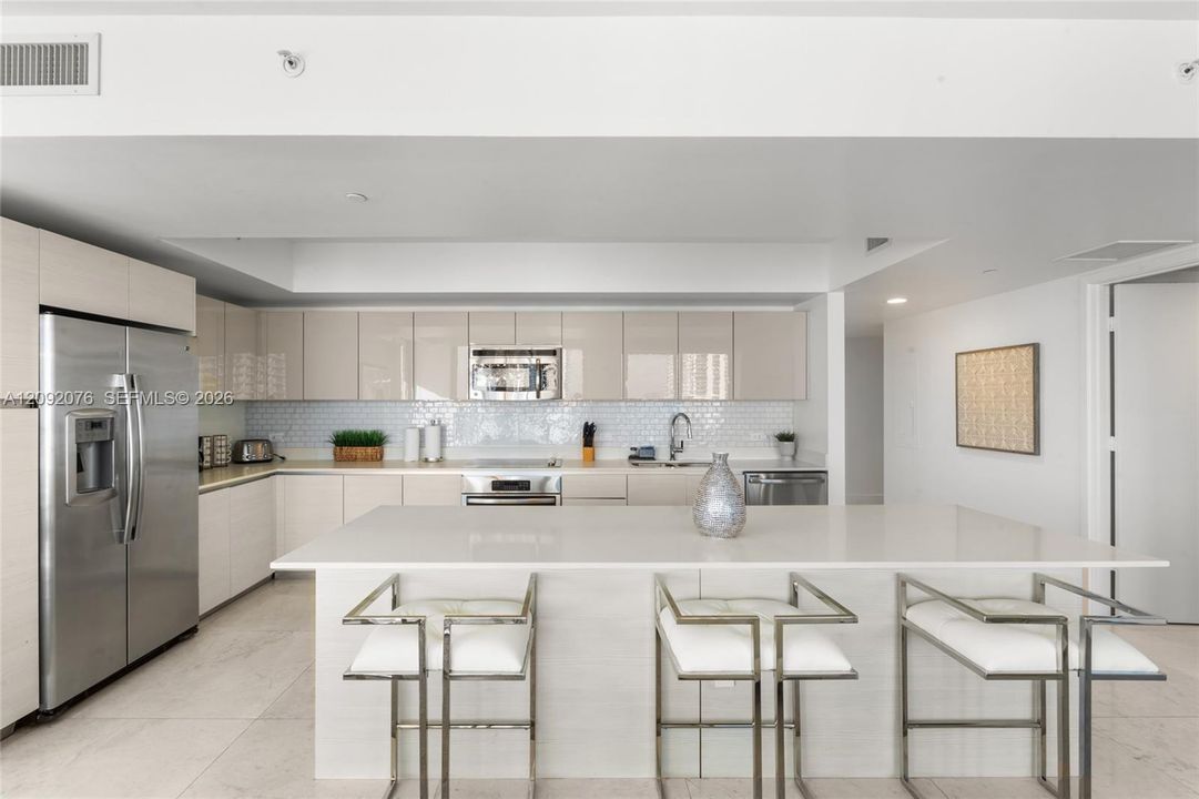 En Venta: $820,000 (3 camas, 3 baños, 1737 Pies cuadrados)