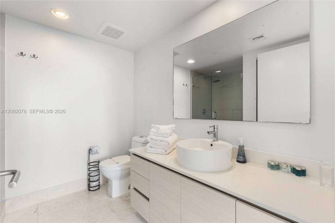 En Venta: $820,000 (3 camas, 3 baños, 1737 Pies cuadrados)