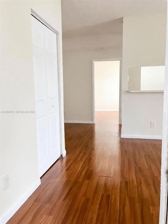 For Rent: $2,000 (2 beds, 2 baths, 807 Square Feet)