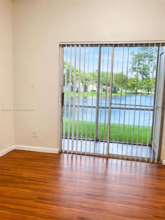 For Rent: $2,000 (2 beds, 2 baths, 807 Square Feet)