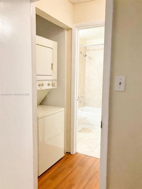 For Rent: $2,000 (2 beds, 2 baths, 807 Square Feet)