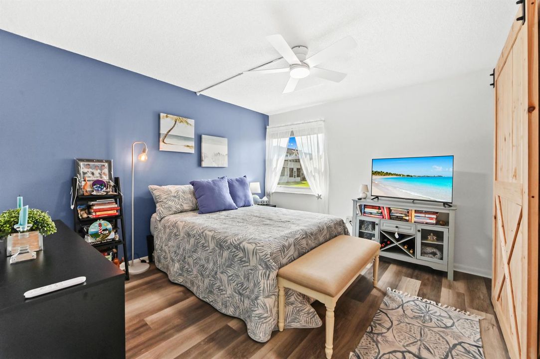 13 Bedroom 01