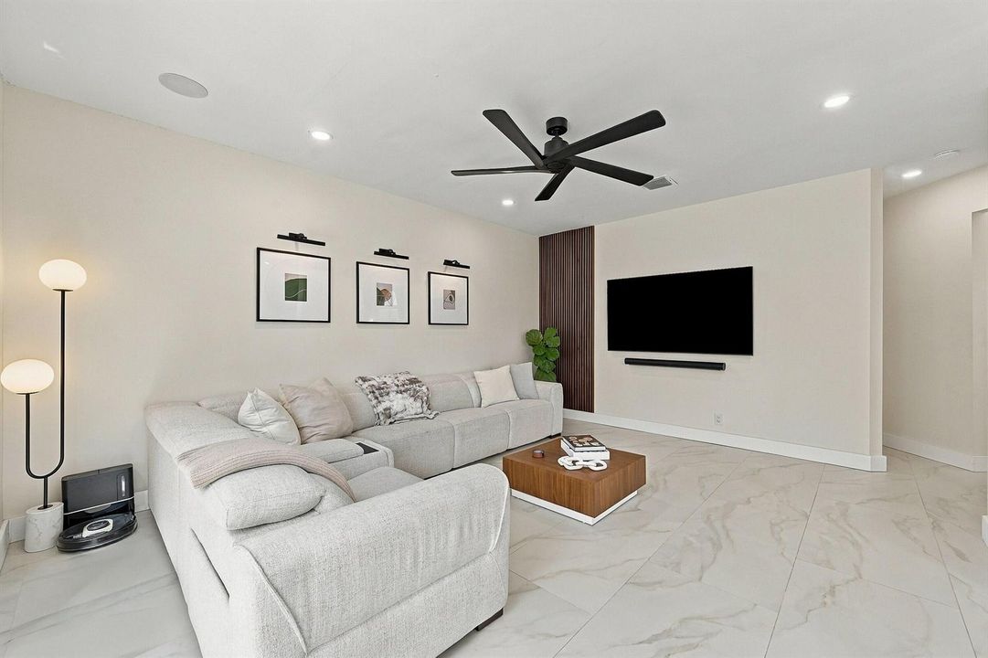 13_stl_6109_with_tv