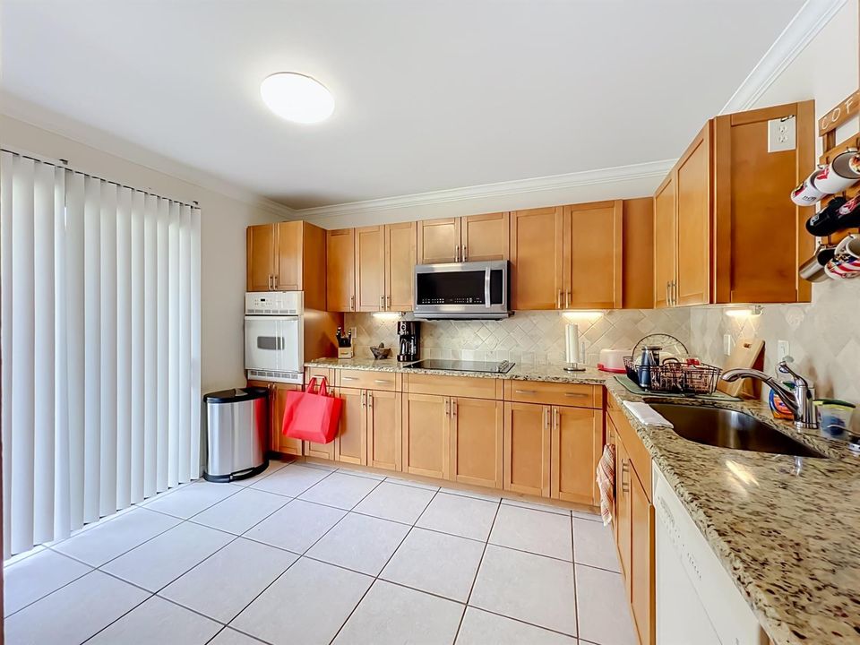 281 Amber Court-17