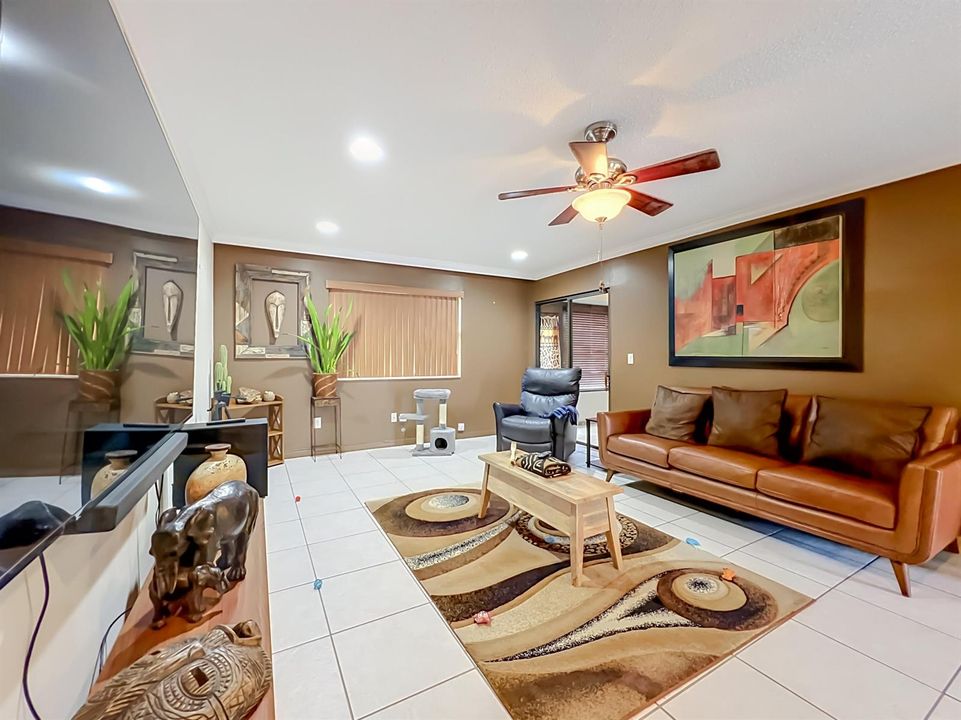 281 Amber Court-27