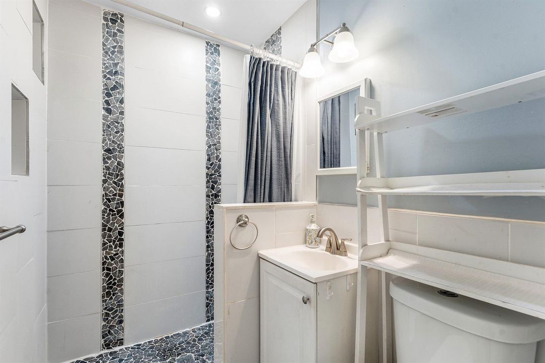 021-418KernStreet-WestPalmBeach-FL-33405