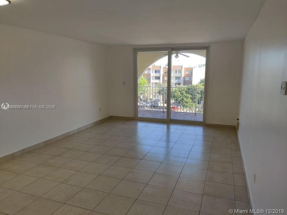 В аренду: $1,850 (1 спален, 1 ванн, 1665 Квадратных фут)