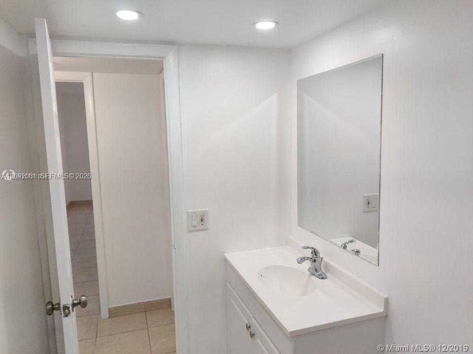 В аренду: $1,850 (1 спален, 1 ванн, 1665 Квадратных фут)