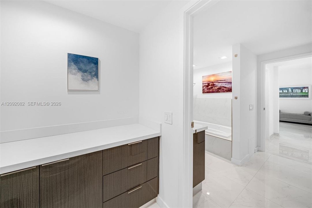 For Rent: $10,000 (3 beds, 3 baths, 1525 Square Feet)