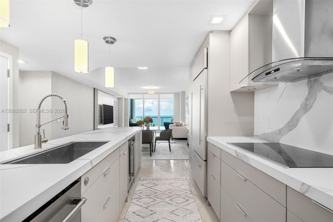 For Rent: $10,000 (3 beds, 3 baths, 1525 Square Feet)