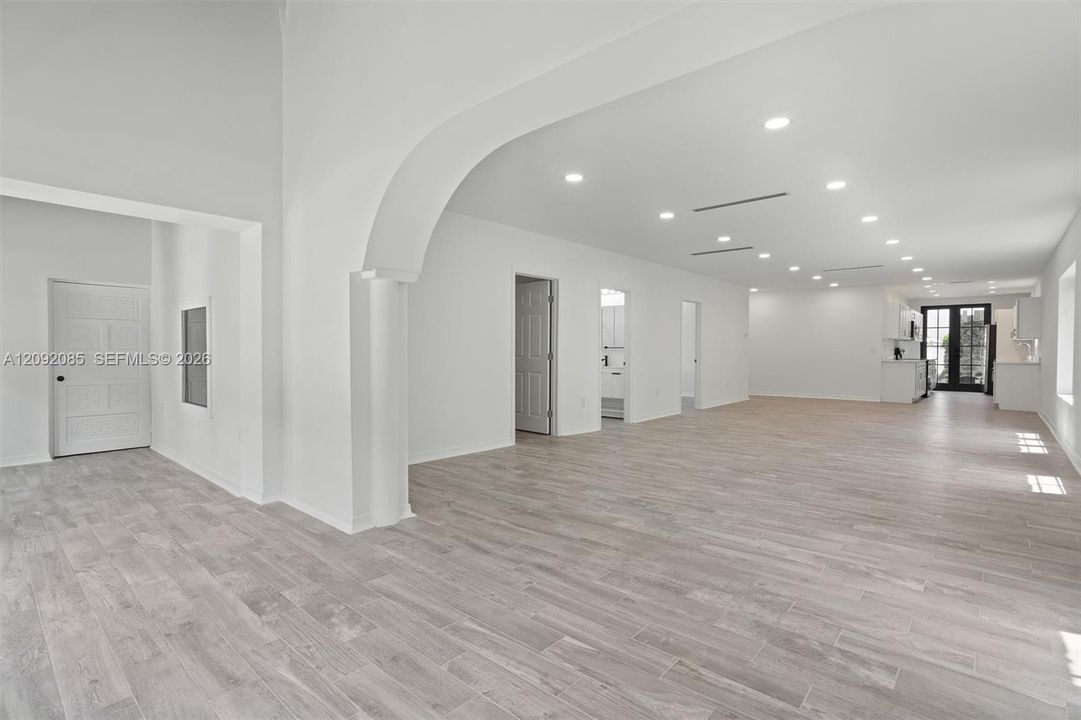 En Renta: $12,000 (4 camas, 3 baños, 2416 Pies cuadrados)