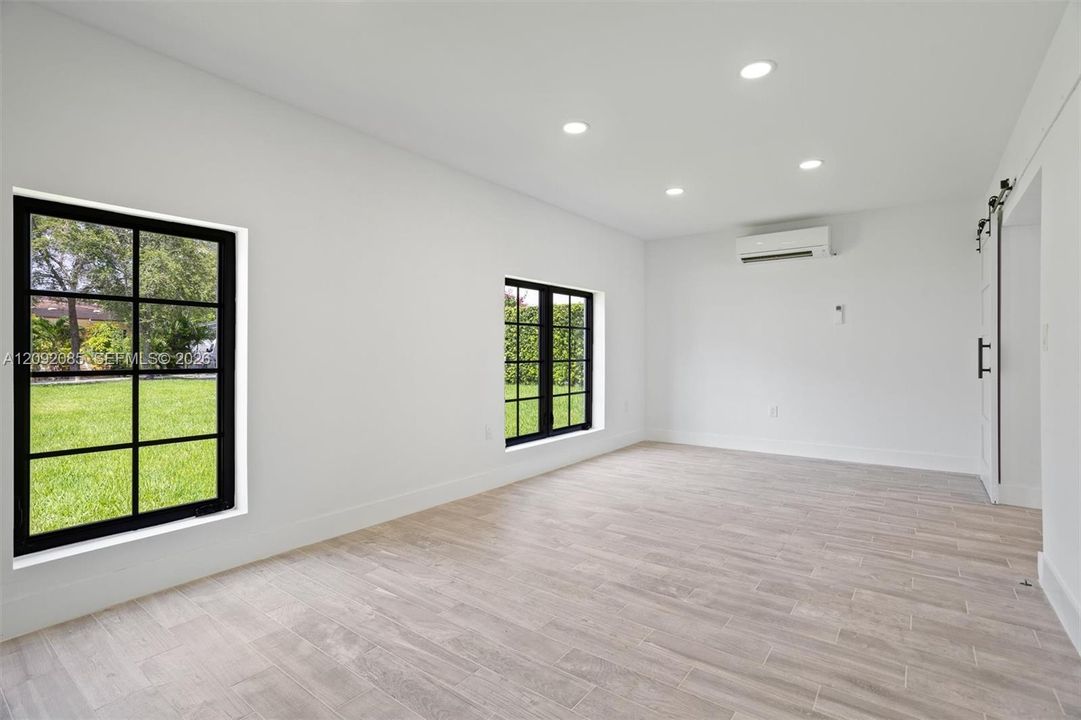 En Renta: $12,000 (4 camas, 3 baños, 2416 Pies cuadrados)