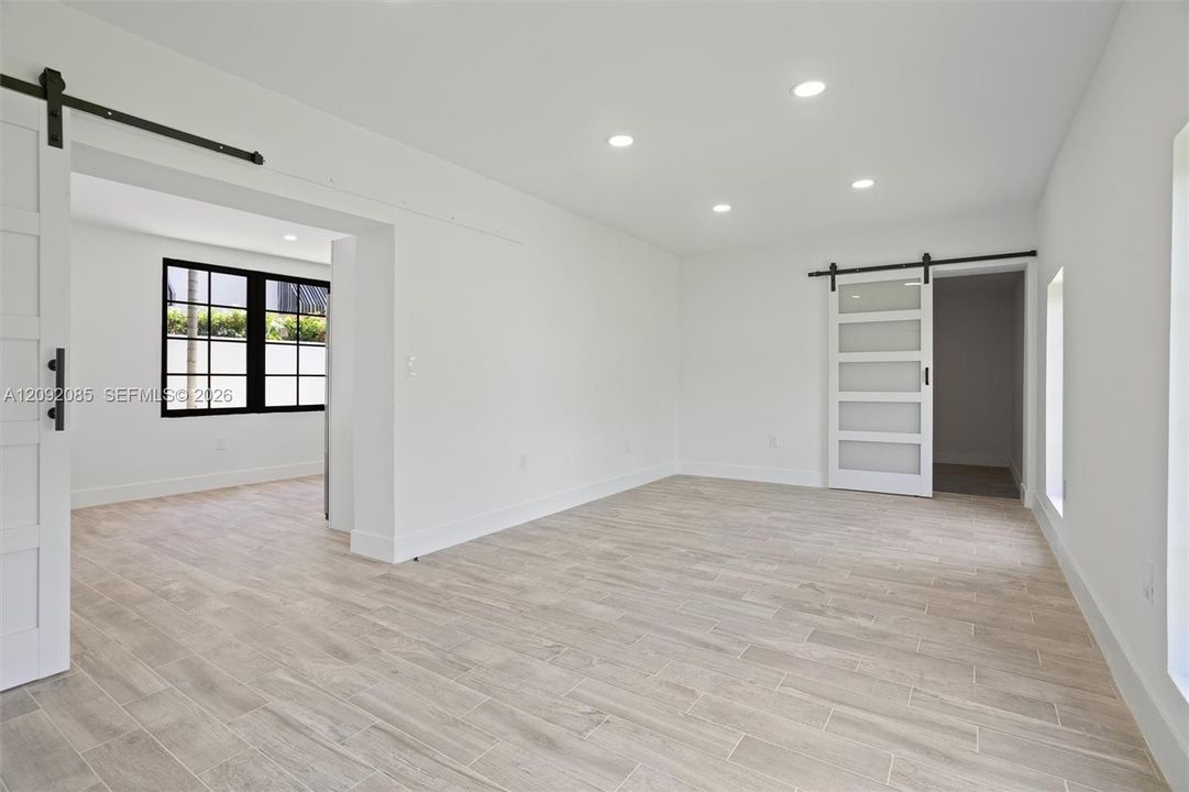 En Renta: $12,000 (4 camas, 3 baños, 2416 Pies cuadrados)