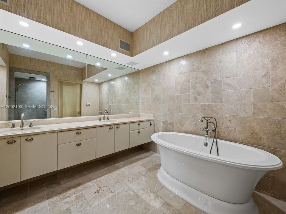 En Renta: $8,750 (2 camas, 2 baños, 2141 Pies cuadrados)