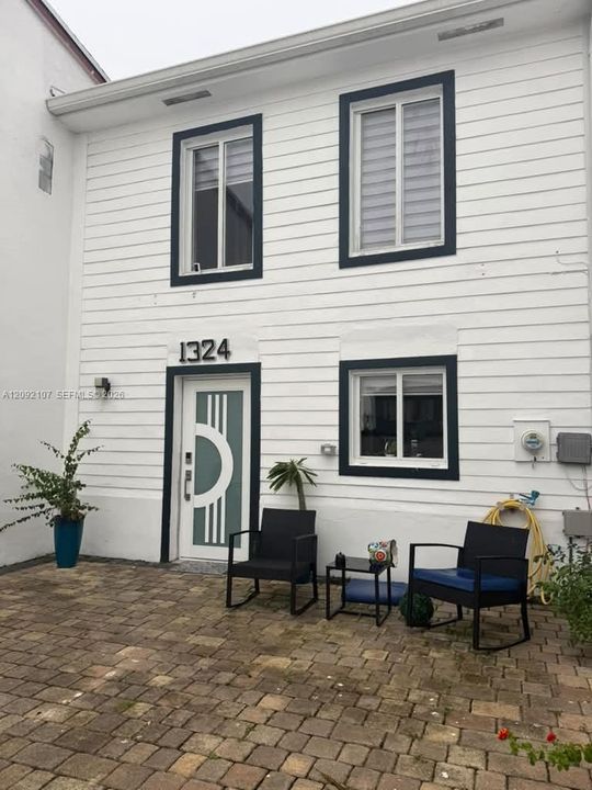 En Venta: $479,900 (2 camas, 1 baños, 1292 Pies cuadrados)