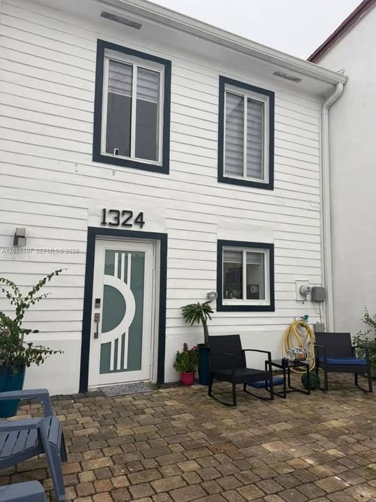 En Venta: $479,900 (2 camas, 1 baños, 1292 Pies cuadrados)