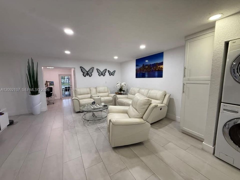 En Venta: $479,900 (2 camas, 1 baños, 1292 Pies cuadrados)