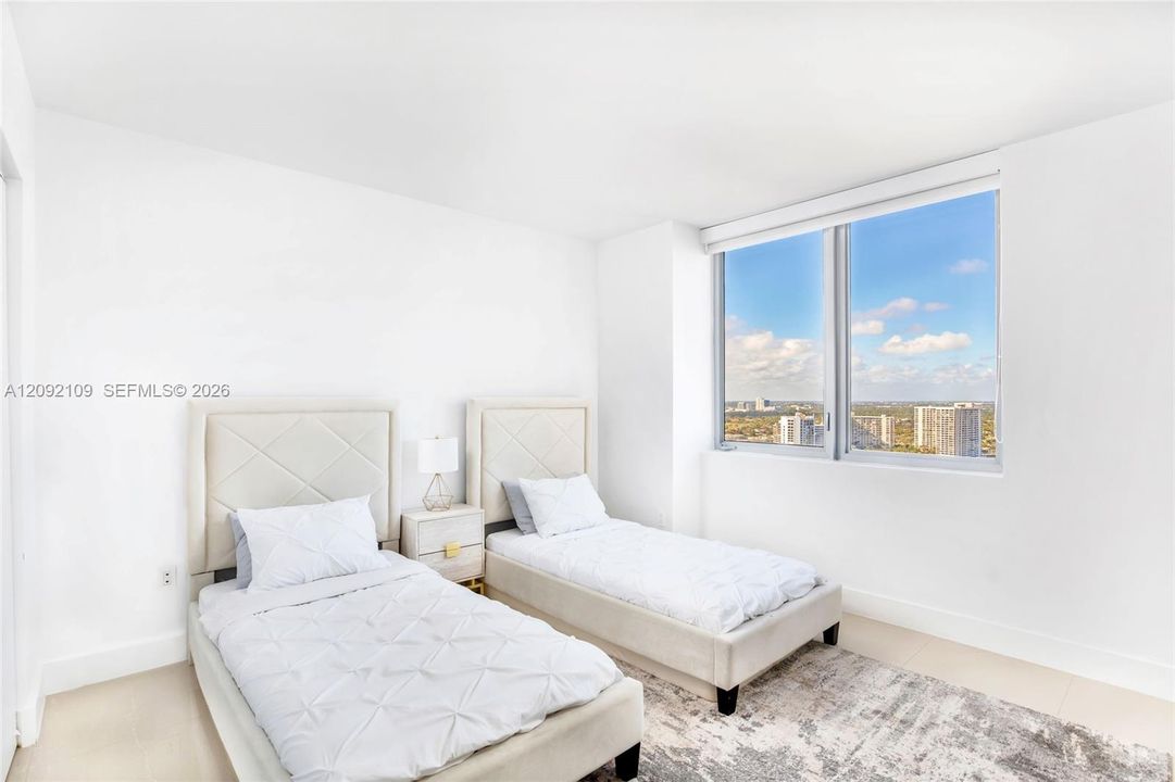 В аренду: $7,000 (3 спален, 3 ванн, 1577 Квадратных фут)