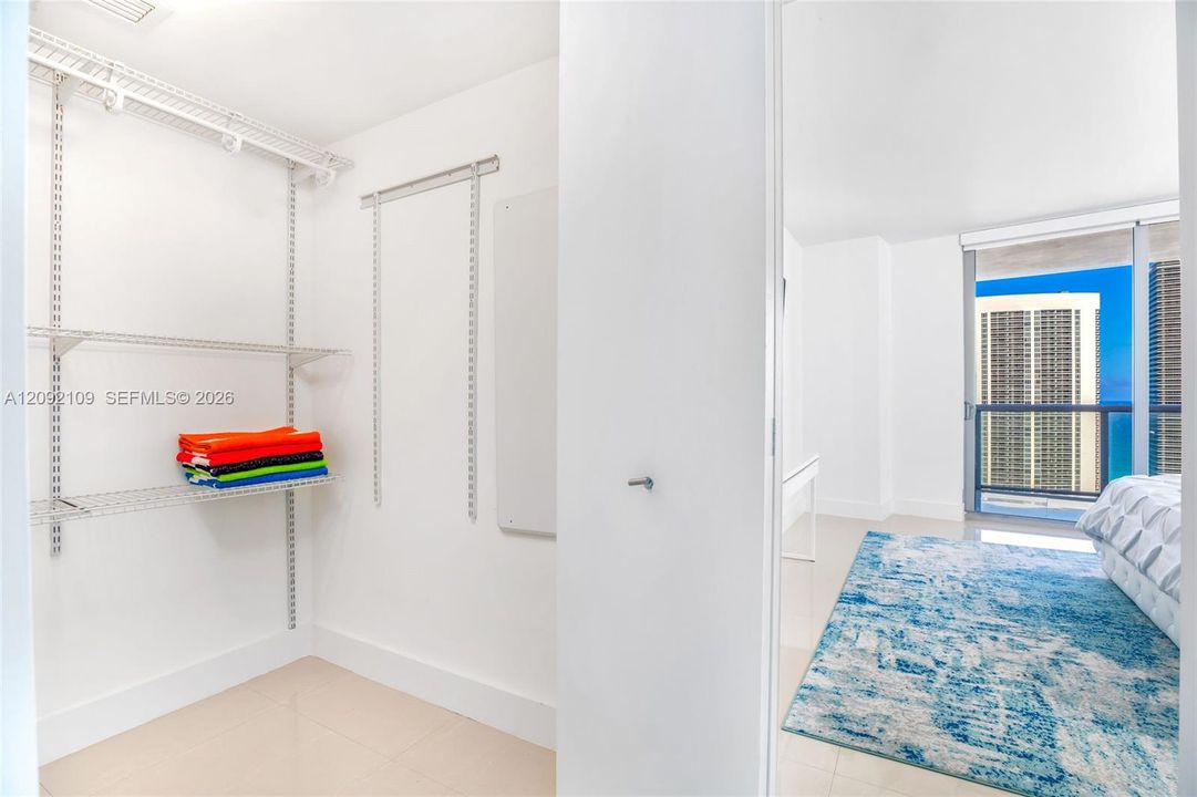В аренду: $7,000 (3 спален, 3 ванн, 1577 Квадратных фут)