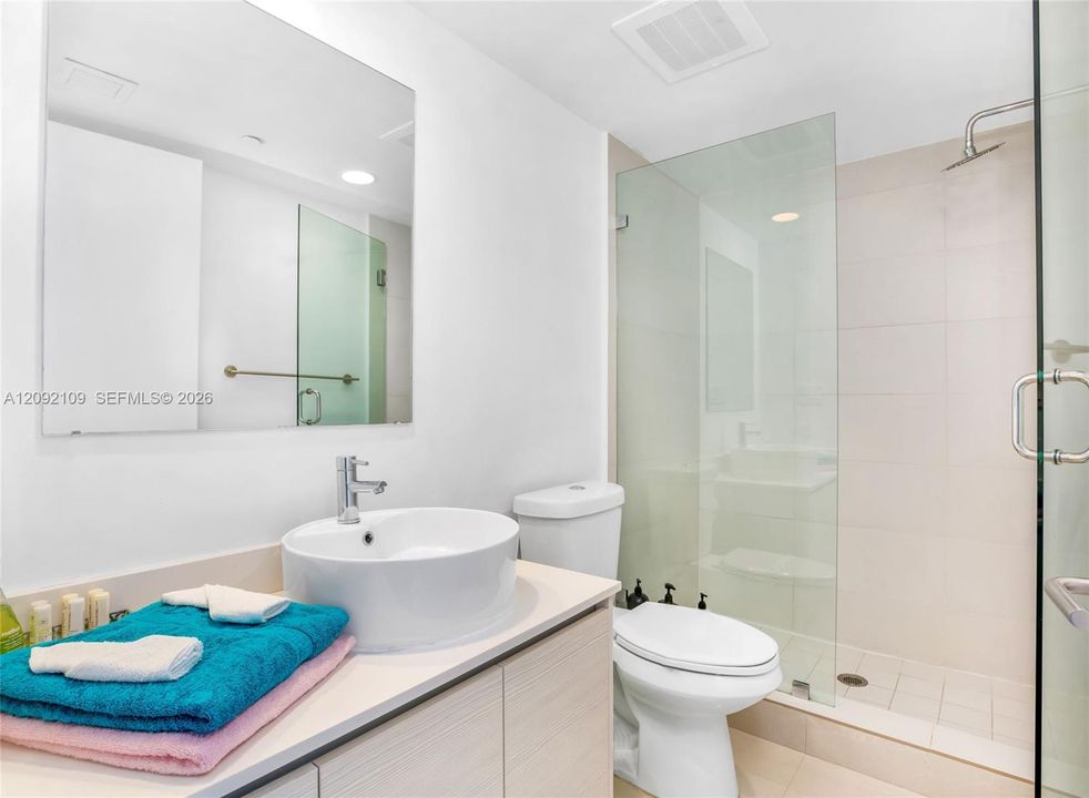 В аренду: $7,000 (3 спален, 3 ванн, 1577 Квадратных фут)