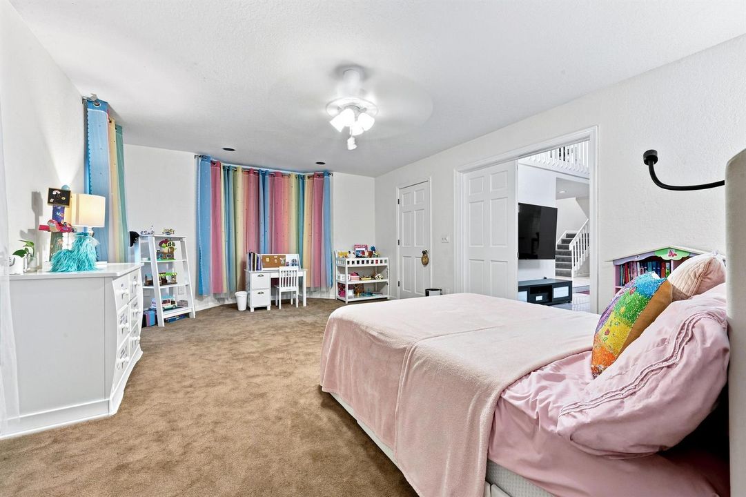 1st Guest bedroom