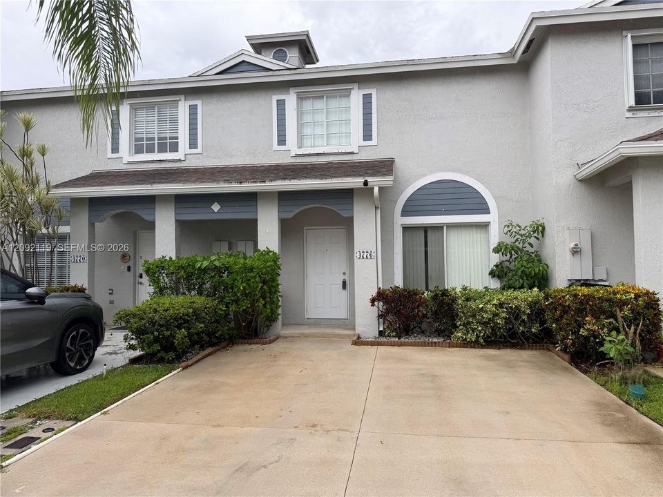For Rent: $2,100 (2 beds, 2 baths, 1286 Square Feet)