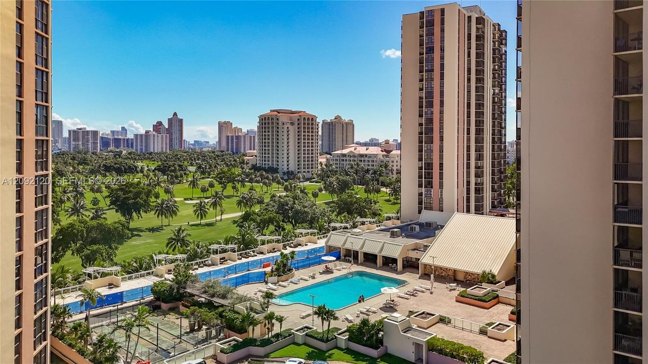 На продажу: $274,900 (2 спален, 2 ванн, 1157 Квадратных фут)