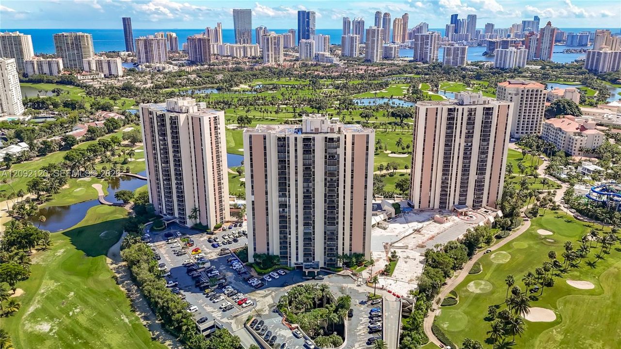 На продажу: $274,900 (2 спален, 2 ванн, 1157 Квадратных фут)