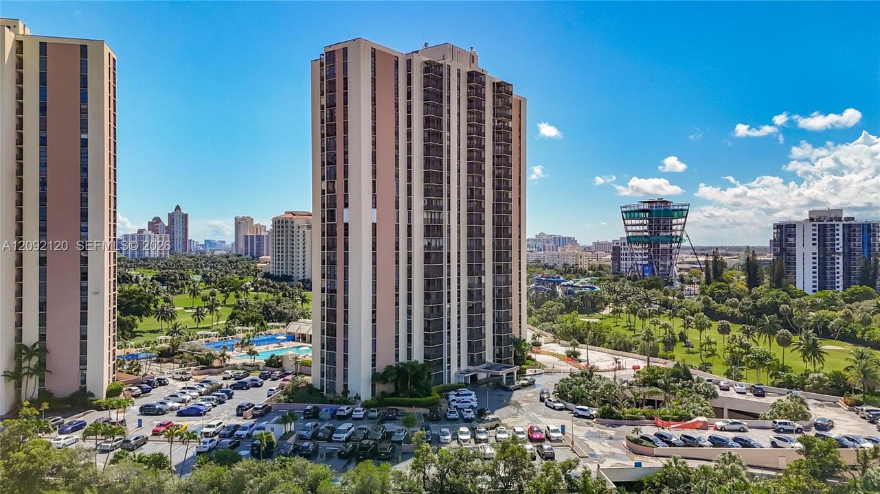 На продажу: $274,900 (2 спален, 2 ванн, 1157 Квадратных фут)
