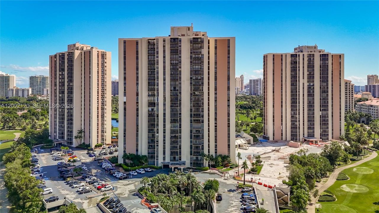 На продажу: $274,900 (2 спален, 2 ванн, 1157 Квадратных фут)