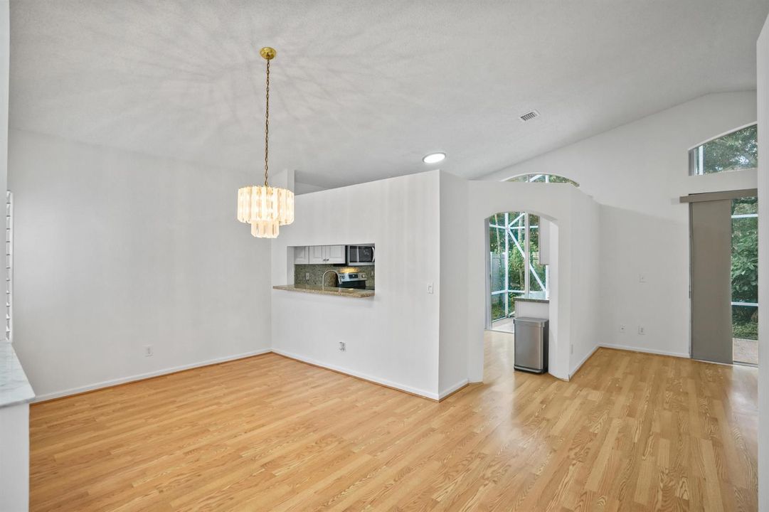 Dining to Kitchen