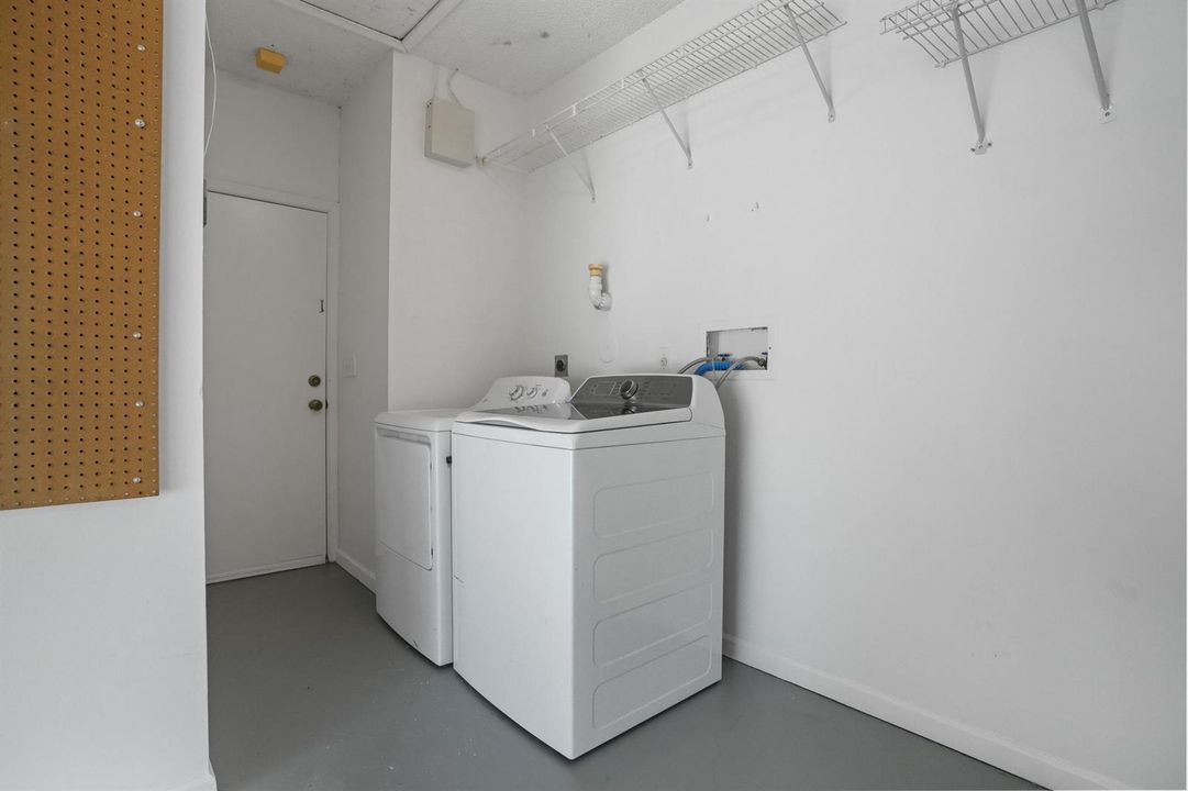 Garage 2