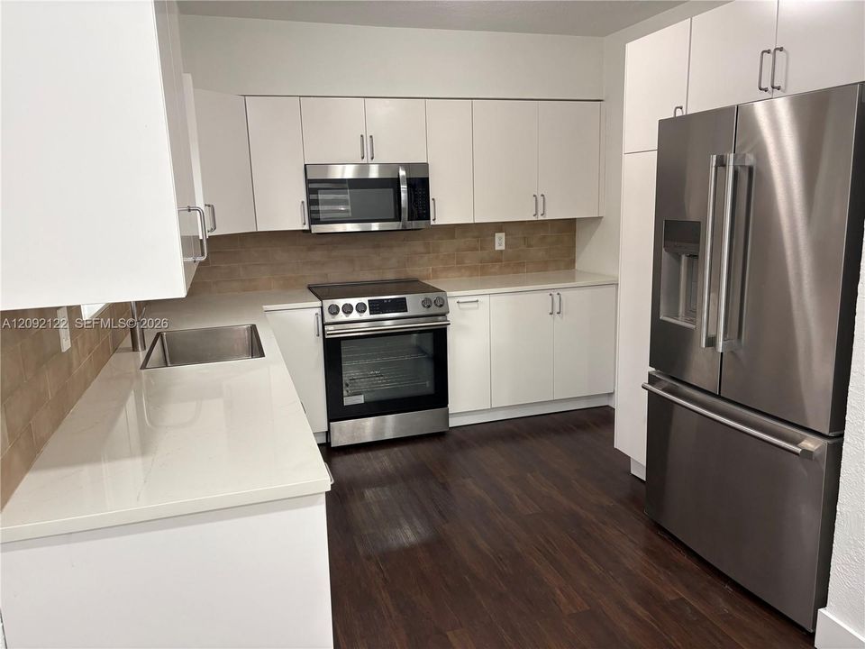For Rent: $3,000 (2 beds, 1 baths, 1168 Square Feet)