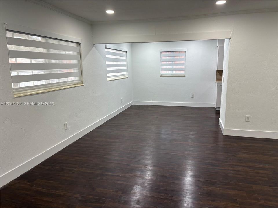 For Rent: $3,000 (2 beds, 1 baths, 1168 Square Feet)