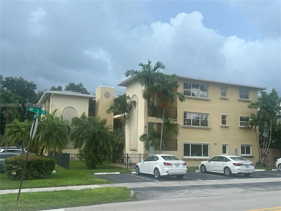For Rent: $1,750 (1 beds, 1 baths, 505 Square Feet)