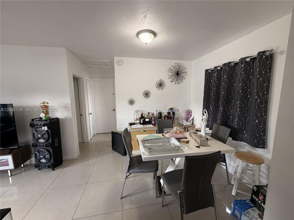 En Venta: $324,659 (4 camas, 2 baños, 1200 Pies cuadrados)