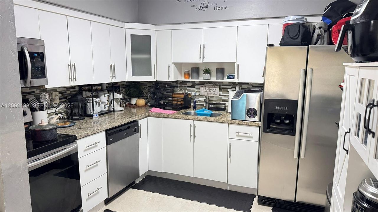 En Venta: $419,677 (3 camas, 2 baños, 1722 Pies cuadrados)