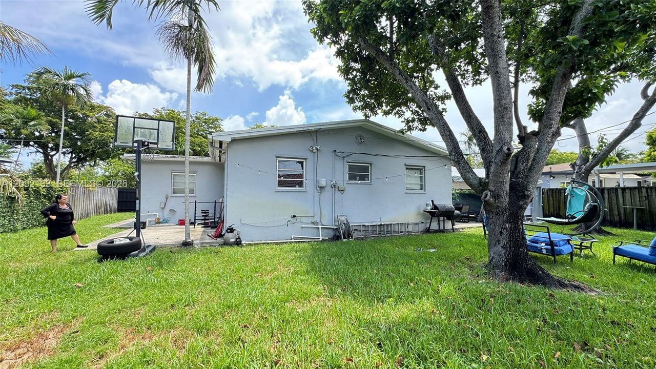 En Venta: $419,677 (3 camas, 2 baños, 1722 Pies cuadrados)
