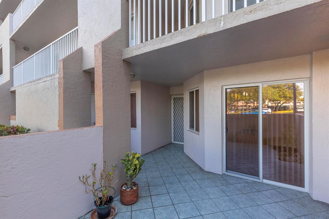 Private Front Courtyard to Enjoy