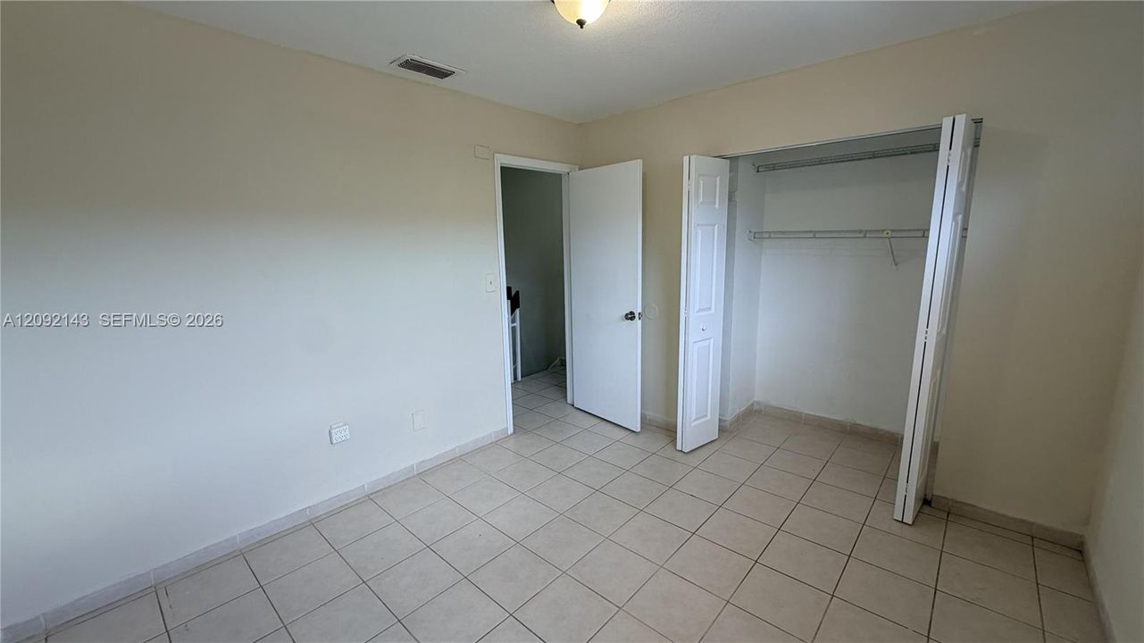 En Venta: $198,543 (2 camas, 1 baños, 884 Pies cuadrados)