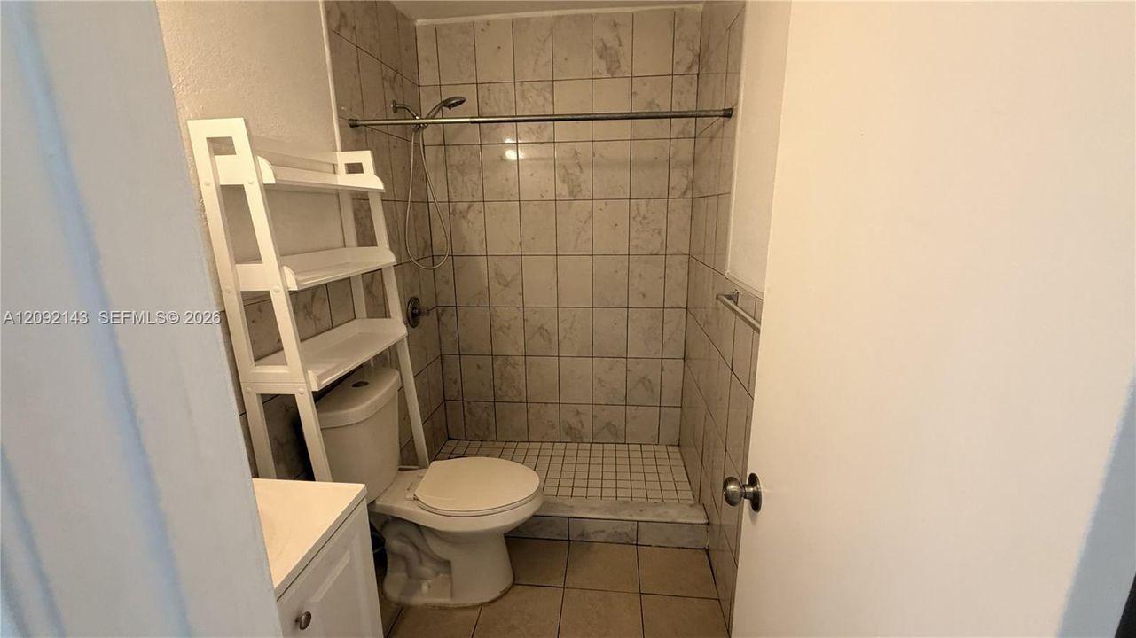 En Venta: $198,543 (2 camas, 1 baños, 884 Pies cuadrados)