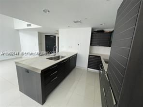 For Rent: $3,950 (1 beds, 1 baths, 938 Square Feet)