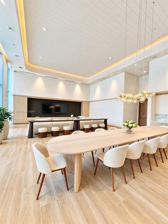 На продажу: $2,100,000 (2 спален, 3 ванн, 0 Квадратных фут)