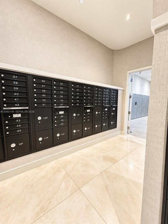 MAIL ROON